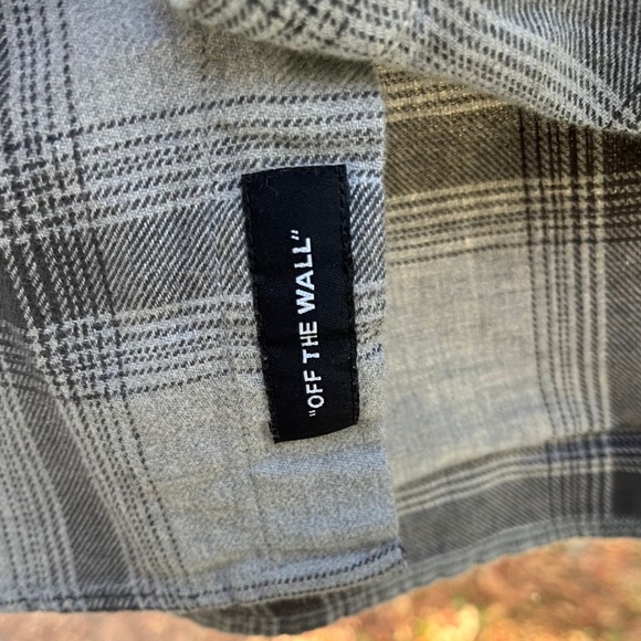 Vans Grey Flannel "Off the Wall" Button-Down Shirt - Men's Size Small - Picture 3 of 7